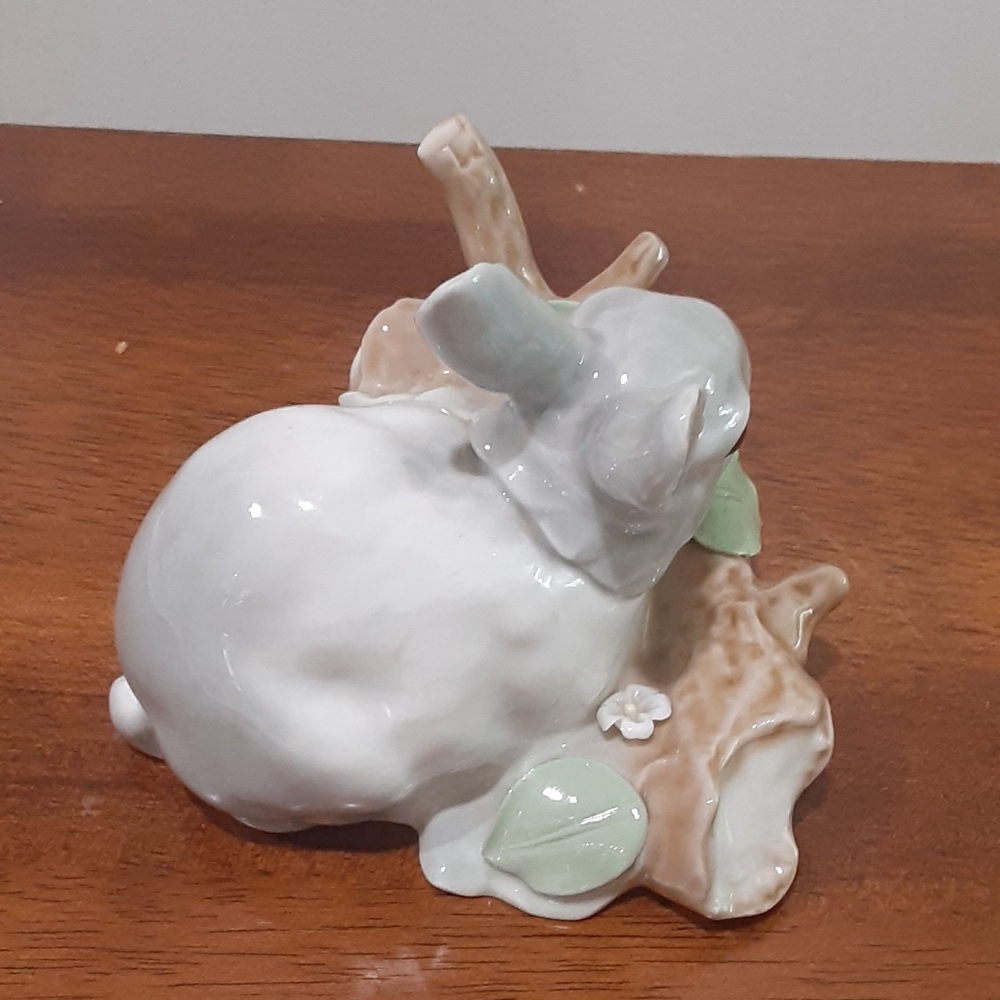 Lladro Rabbit #4773 - Picture 3 of 4